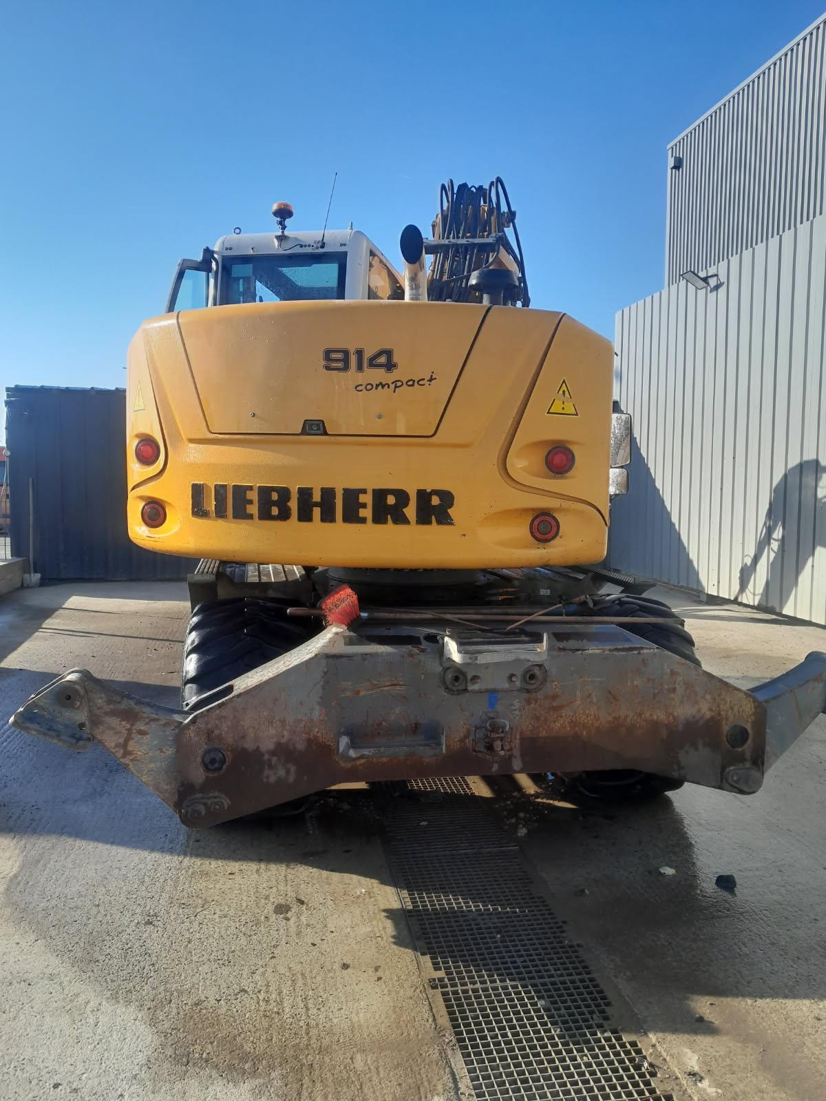 Liebherr A914